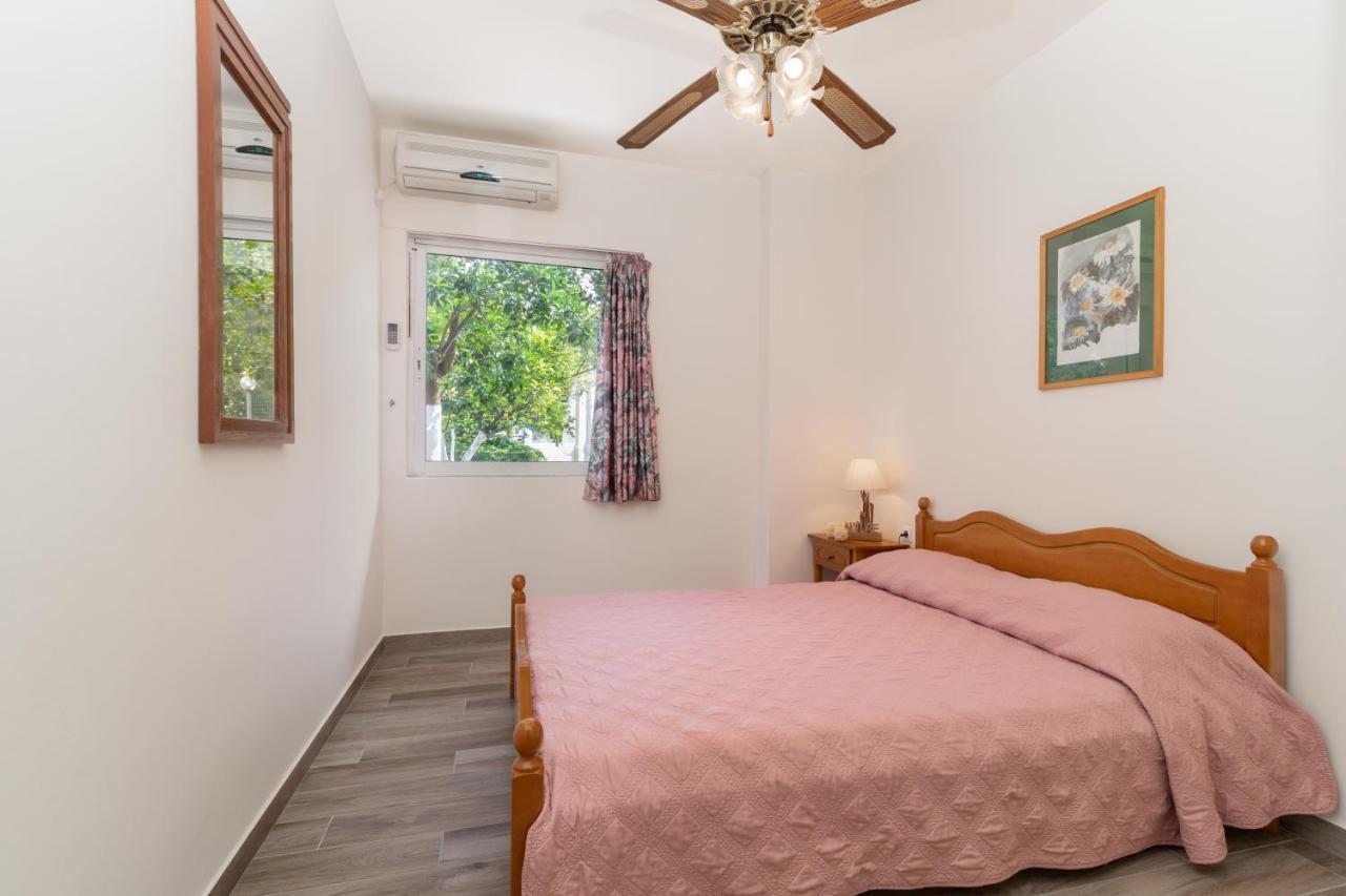 Arkítsa M K Apartments מראה חיצוני תמונה